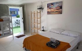 Studio a 160 metros da Praia do Farol da barra lll